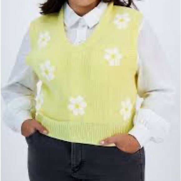 Just Polly New York 2X pink daisy floral sweater vest - Picture 2 of 3